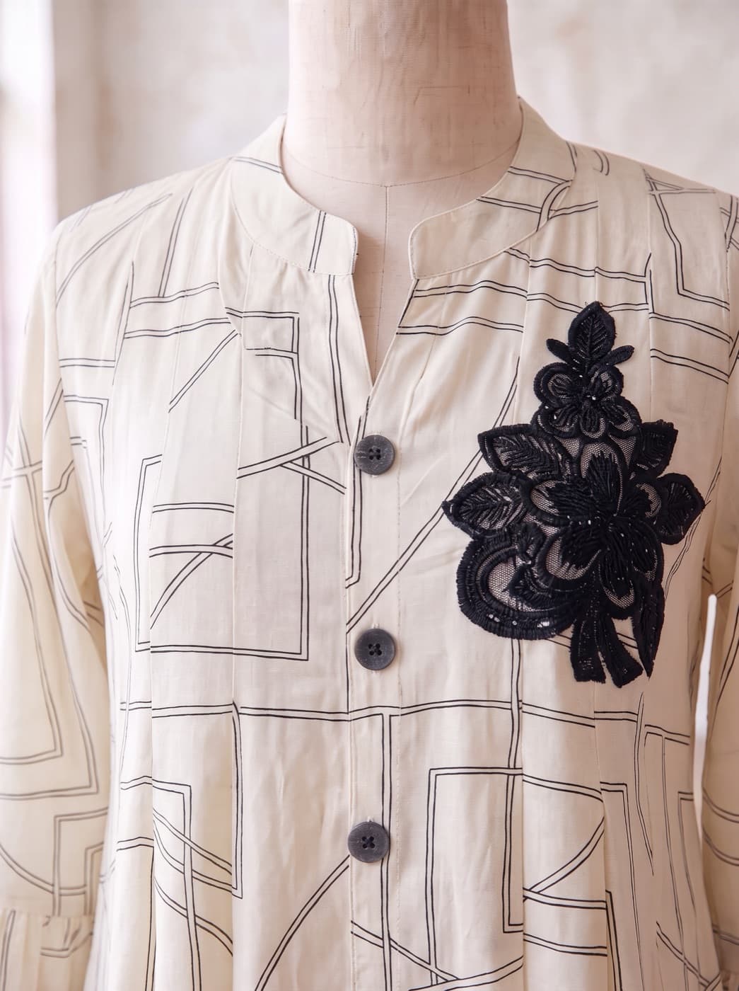 Cream Line Appliqué Kurti 3